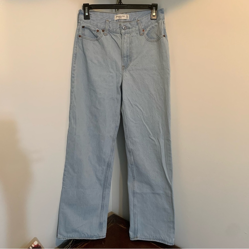 Abercrombie & Fitch The Loose High Rise Jeans